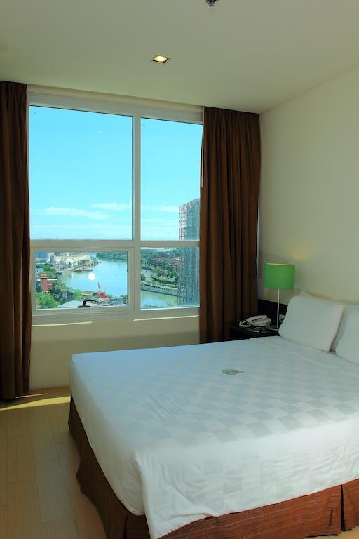 Go Hotels Plus Mandaluyong Exterior foto